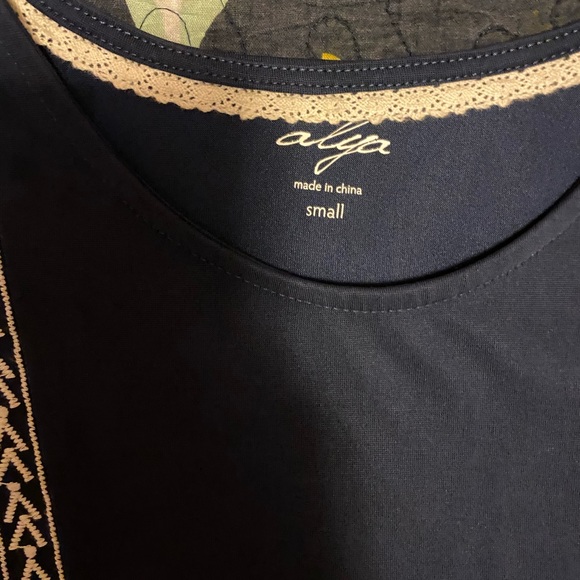 Navy w/cream embroidery detail peplum top - Picture 2 of 4